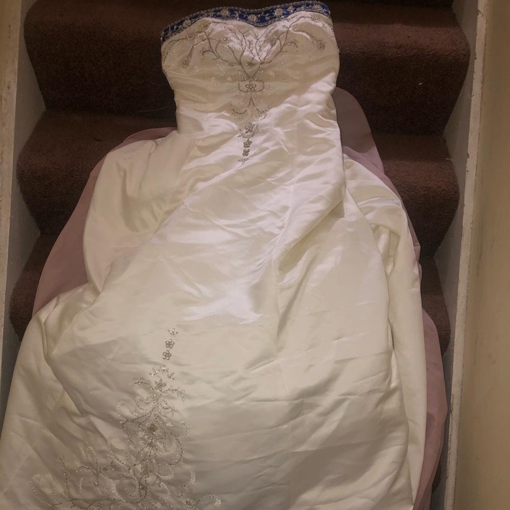 Wedding dress